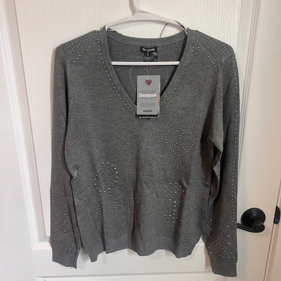 Desigual Embellished V-Neck Sweater Rhinestone Detail Gray Knit Size Small NWT - Picture 1 of 9